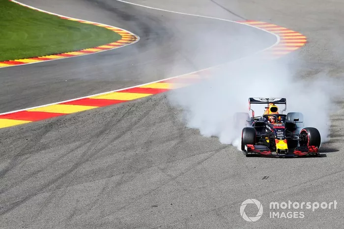 Max Verstappen, Red Bull Racing RB15, ilk turda kaza yapıyor