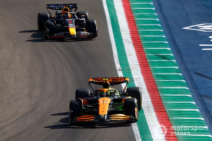 Lando Norris, McLaren MCL38, Max Verstappen, Red Bull Racing RB20