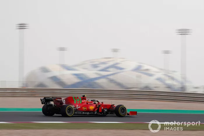 Carlos Sainz Jr., Ferrari SF21