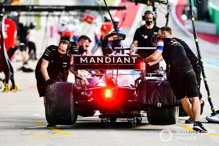 Fernando Alonso, Alpine A521, vuelve al garaje