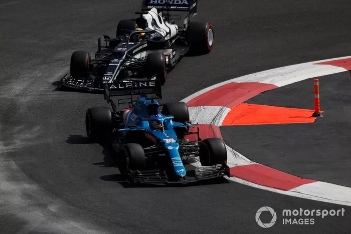 Fernando Alonso, Alpine A521, Yuki Tsunoda, AlphaTauri AT02