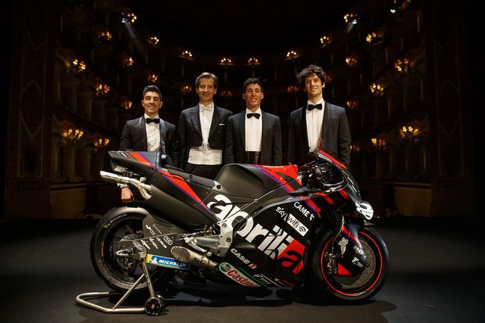 Maverick Viñales, Aleix Espargaró, Lorenzo Savadori, Massimo Rivola, Aprilia Racing Team