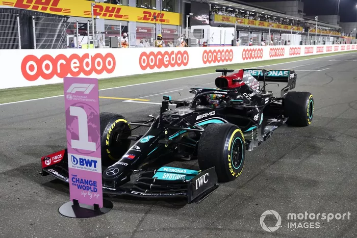 Lewis Hamilton, Mercedes W12, ganador del GP de Qatar