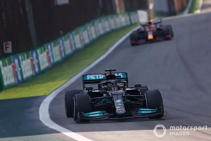 Lewis Hamilton, Mercedes W12, Max Verstappen, Red Bull Racing RB16B