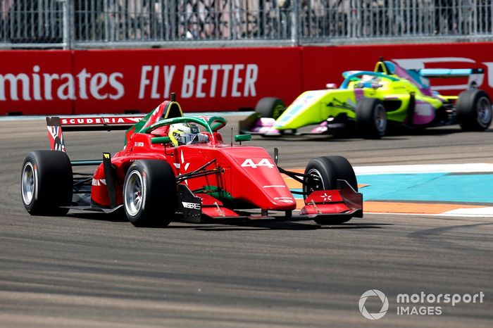 Abbie Eaton, Scuderia W.