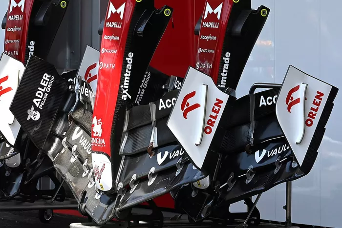 Alerones delanteros del Alfa Romeo C42