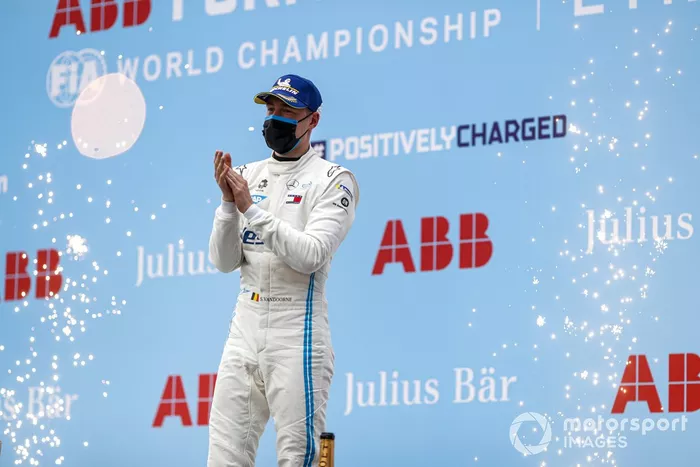 Stoffel Vandoorne, Mercedes-Benz EQ celebra la victoria en el podio