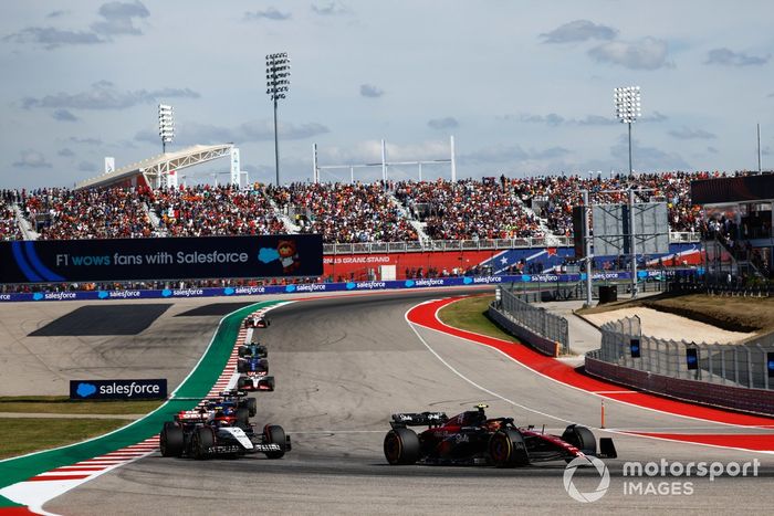 Zhou Guanyu, Alfa Romeo C43, Yuki Tsunoda, AlphaTauri AT04