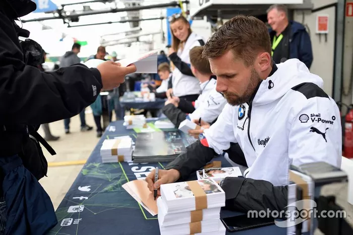 Preparação da BMW para as 24 horas de Le Mans