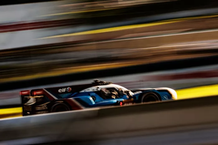 #36 Alpine Elf Team Alpine A480 - Gibson LMP1: Andre Negrão, Nicolas Lapierre, Matthieu Vaxiviere
