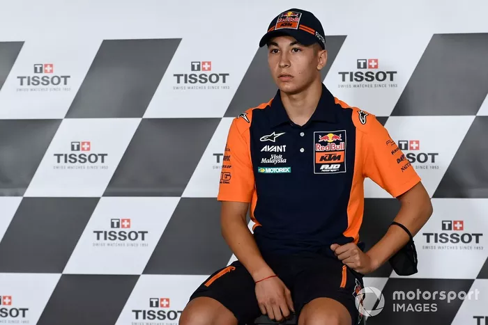 Ganador de la pole Raul Fernandez, Red Bull KTM Ajo