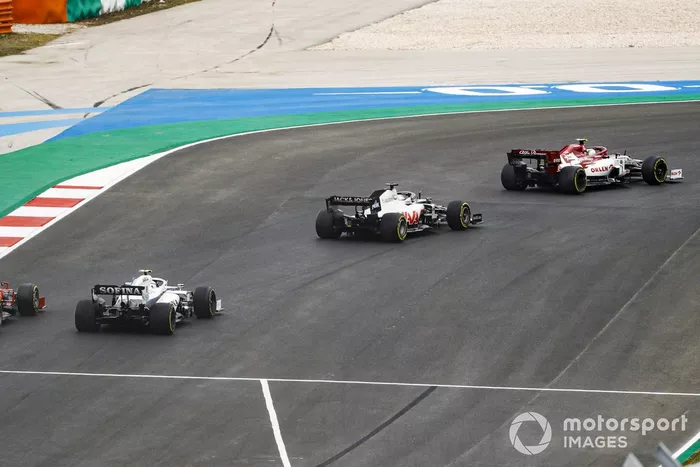 Antonio Giovinazzi, Alfa Romeo Racing C39, Romain Grosjean, Haas VF-20, Nicholas Latifi, Williams FW43
