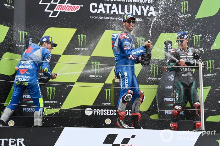 Podio: segundo lugar Joan Mir, Team Suzuki MotoGP, ganador Fabio Quartararo, Petronas Yamaha SRT, y tercer lugar Alex Rins, Team Suzuki MotoGP