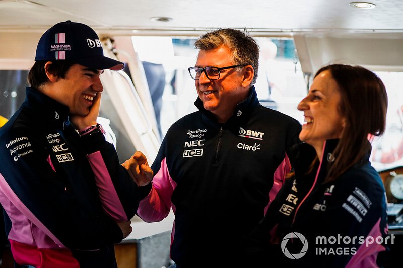 Lance Stroll, Racing Point e Otmar Szafnauer, Chief Operating Officer, Racing Point, si dirigono verso l'evento a Federation Square