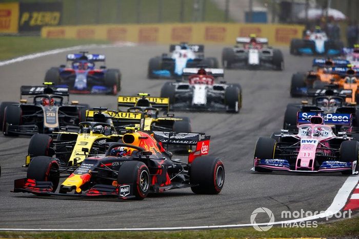 Pierre Gasly, Red Bull Racing RB15, Daniel Ricciardo, Renault F1 Team R.S.19, Sergio Perez, Racing Point RP19, Nico Hulkenberg, Renault F1 Team R.S. 19, y Kevin Magnussen, Haas F1 Team VF-19