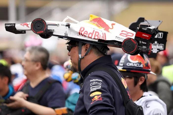 Fans at the circuit