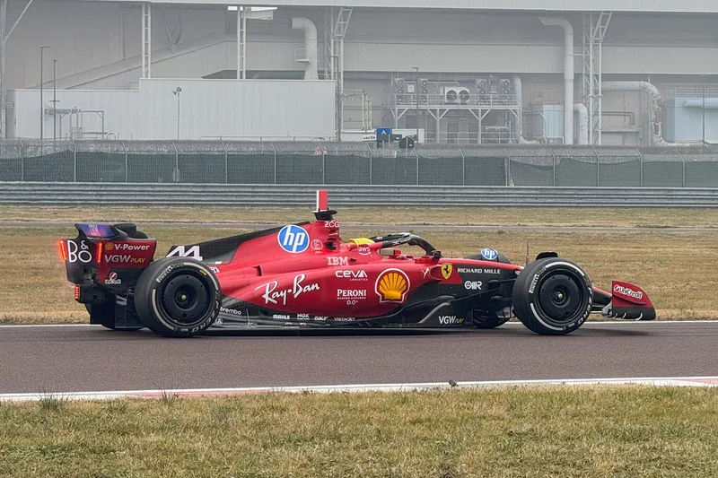 Prova di partenza di Hamilton a Fiorano con la Ferrari SF-23