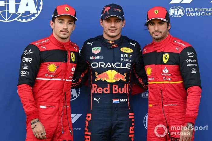 Top3 : ganador de la pole Max Verstappen, Red Bull Racing, segundo Charles Leclerc, Ferrari, tercero Carlos Sainz, Ferrari