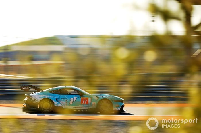 #77 Proton Competition Ford Mustang LMGT3: Ryan Hardwick, Zacharie Robichon, Ben Barker