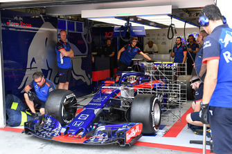 Sean Gelael, Scuderia Toro Rosso STR13 with aero sensor