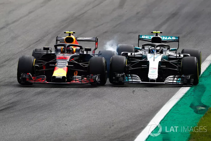 Max Verstappen, Red Bull Racing RB14 Tag Heuer, batalla con Valtteri Bottas, Mercedes AMG F1 W09