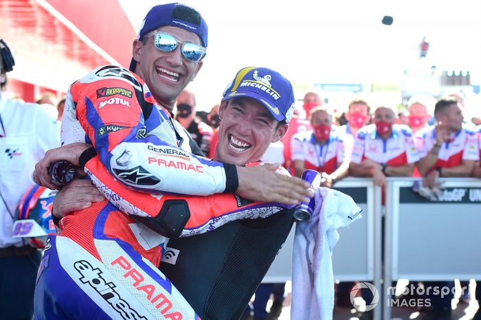 Segundo lugar Jorge Martín, Pramac Racing, ganador Aleix Espargaró, Aprilia Racing Team