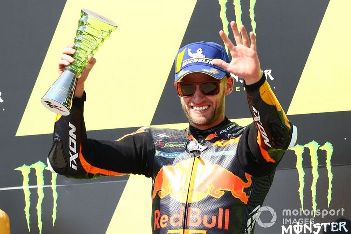 Podio: ganador de la carrera Brad Binder, Red Bull KTM Factory Racing