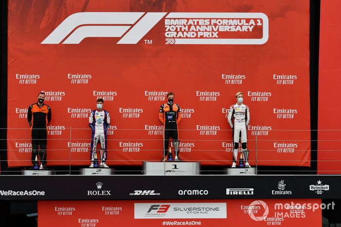 Podio: Bent Viscaal, MP Motorsport, Lirim Zendeli, Trident y Theo Pourchaire, ART Grand Prix 