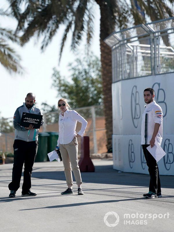 Alice Powell, Jaguar Ran Racing eTROPHY Team Germany on the track walk