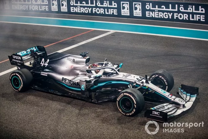 Il vincitore della gara Lewis Hamilton, Mercedes AMG F1 W10