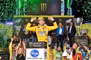 Race winner and Champion Kyle Busch, Joe Gibbs Racing, Toyota Camry M&M'