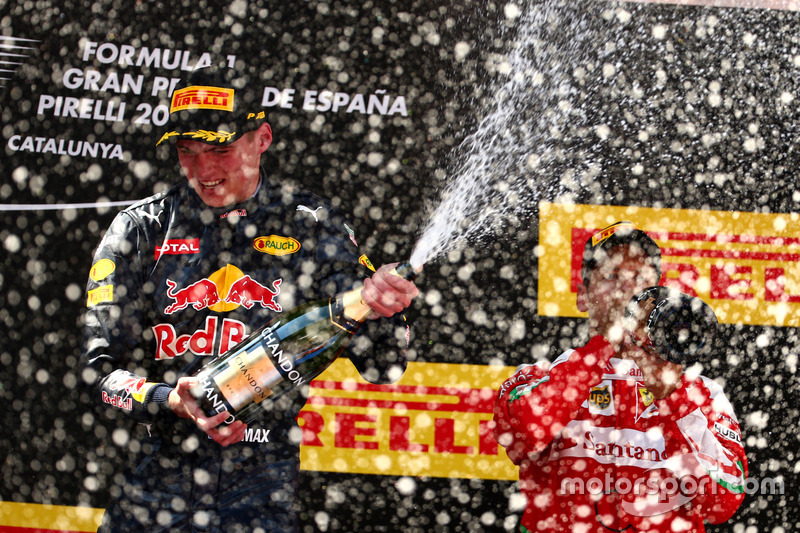 Sieger Max Verstappen, Red Bull Racing und 3. Sebastian Vettel, Scuderia Ferrari SF16-H