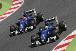 Marcus Ericsson, Sauber C35 et son équipier Felipe Nasr, Sauber C35 en lutte pour une position