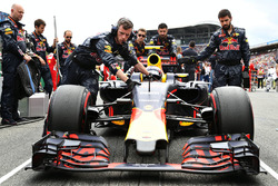 Max Verstappen, Red Bull Racing RB12 on the grid