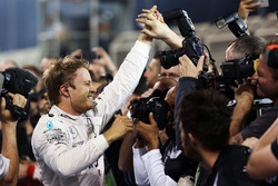 Winnaar Nico Rosberg, Mercedes AMG F1 Team viert in parc fermé