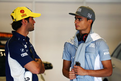 Фелипе Наср, Sauber F1, и Паскаль Верляйн, Manor Racing