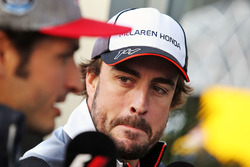 Fernando Alonso, McLaren y Carlos Sainz Jr., Scuderia Toro Rosso