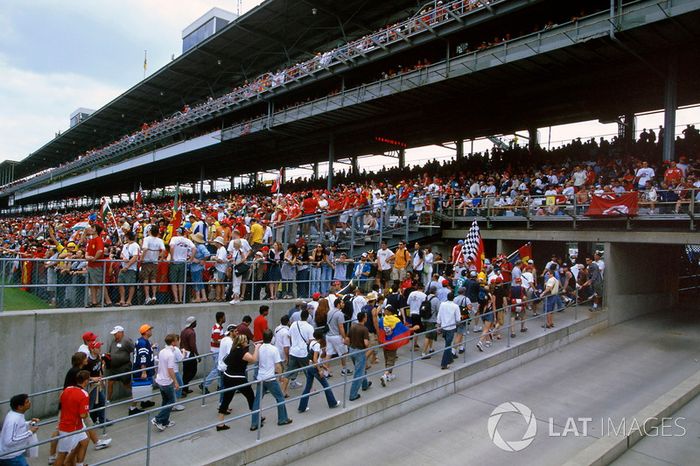 Dissapointed fans eave the circuit,