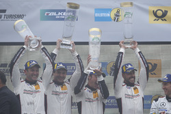 Podium: Race winners #912 Manthey Racing Porsche 911 GT3 R: Richard Lietz, Patrick Pilet, Frédéric Makowiecki, Nick Tandy