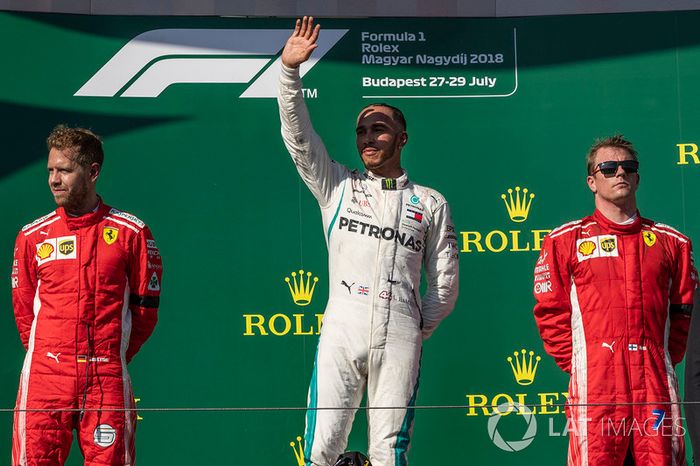 Podio: segundo lugar Sebastian Vettel, Ferrari, ganador de la carrera Lewis Hamilton, Mercedes-AMG F1 y tercer lugar Kimi Raikkonen, Ferrari 
