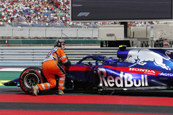 Race retiree Pierre Gasly, Scuderia Toro Rosso STR13