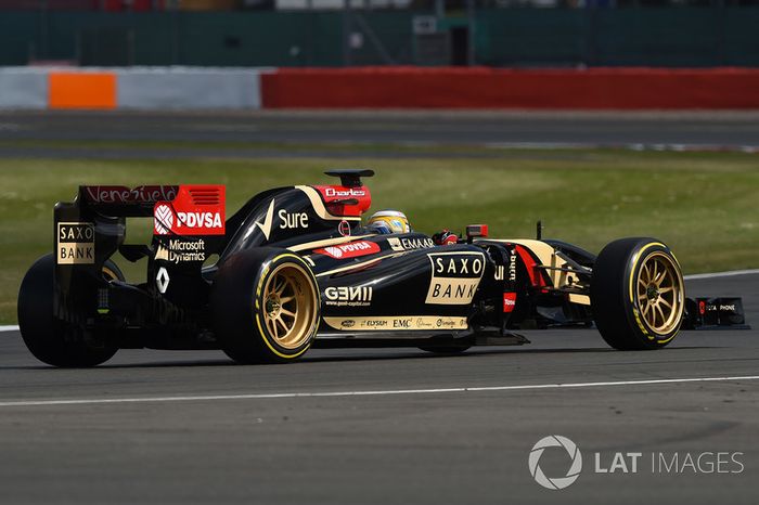 Charles Pic, Lotus E22, con neumáticos Pirelli de 18 pulgadas