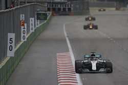 Lewis Hamilton, Mercedes AMG F1 W09, Max Verstappen, Red Bull Racing RB14 Tag Heuer, Daniel Ricciardo, Red Bull Racing RB14 Tag Heuer