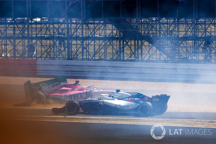 Sergio Perez, Force India VJM11, y Lance Stroll, Williams FW41