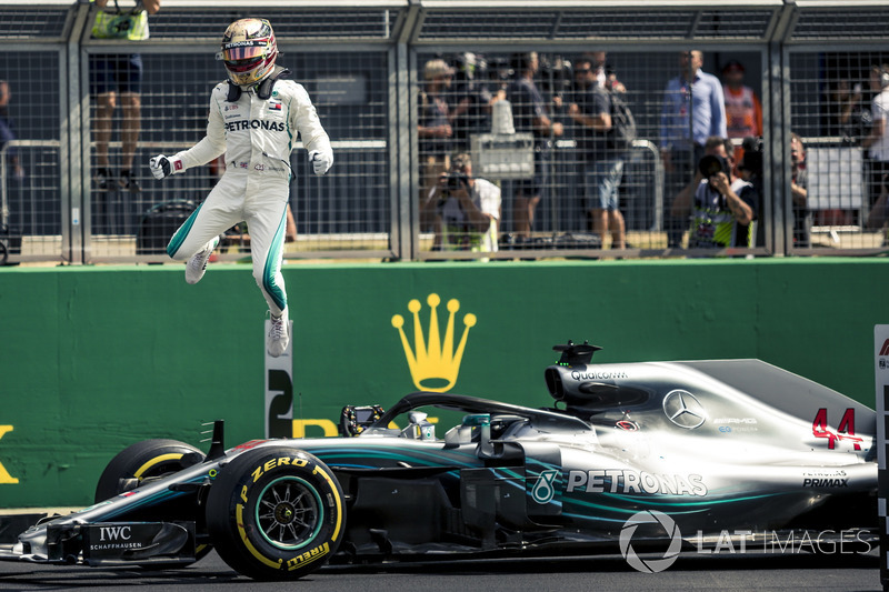 GP de Gran Bretaña: Hamilton vence a Vettel por 44 milésimas. Raikkonen, tercero a 98.