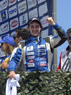 Ganador de la carrera Rodrigo Aramendía, Peugeot Petrobras
