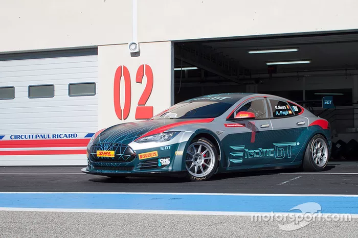 Tesla Model S P85  testing