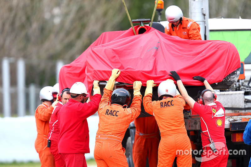 Kimi Raikkonen, Ferrari SF70H after the crash