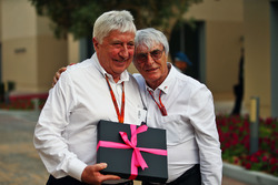 Делегат FIA Херби Блаш и Берни Экклстоун
