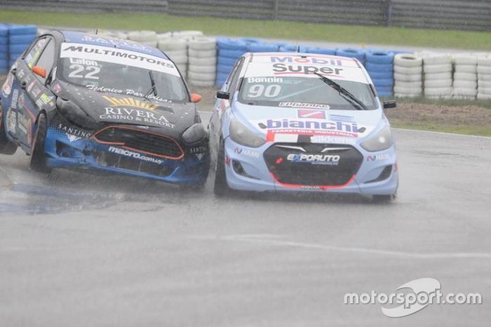 Choque de André Lafón, Ford Fiesta KD y Michell Bonnin, Hyundai Accent